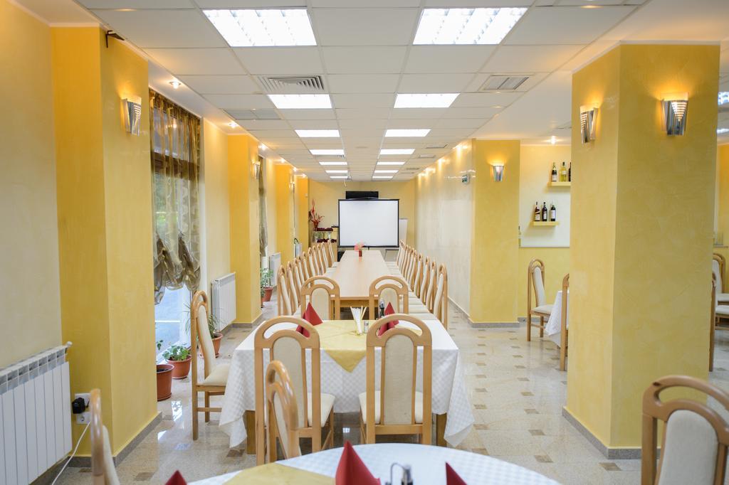 Holiday Olimp Hotel エクステリア 写真